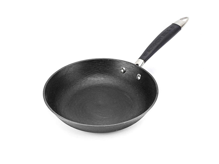 RONNEBY BRUK Gusseisen Bratpfanne ULTRA LIGHT ORIGINAL 20 cm mit Silikongriff, schon eingebrannt