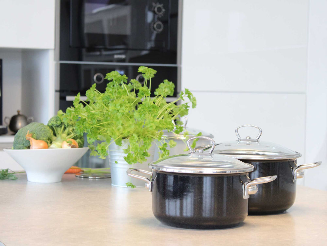 BELIS steel-enamel casserole PREMIUM 16 cm BLACK