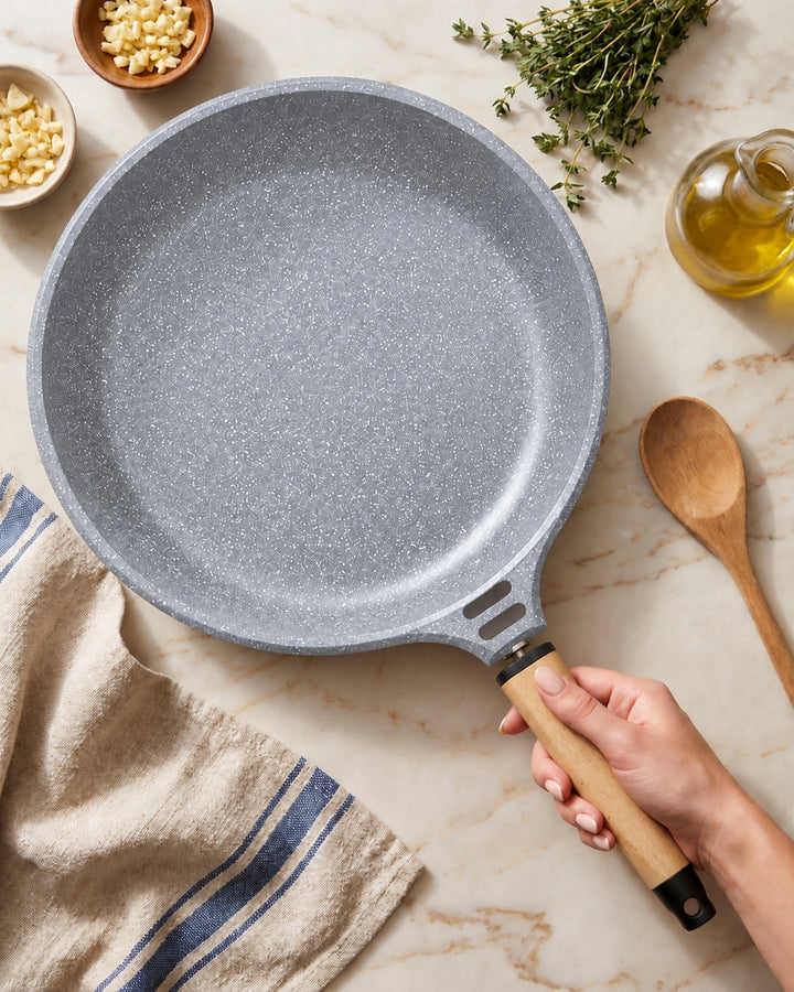 CASTEY Poêle en fonte d’aluminium STONE CERAMIC 30 cm sans PFAS poignée amovible en bois induction