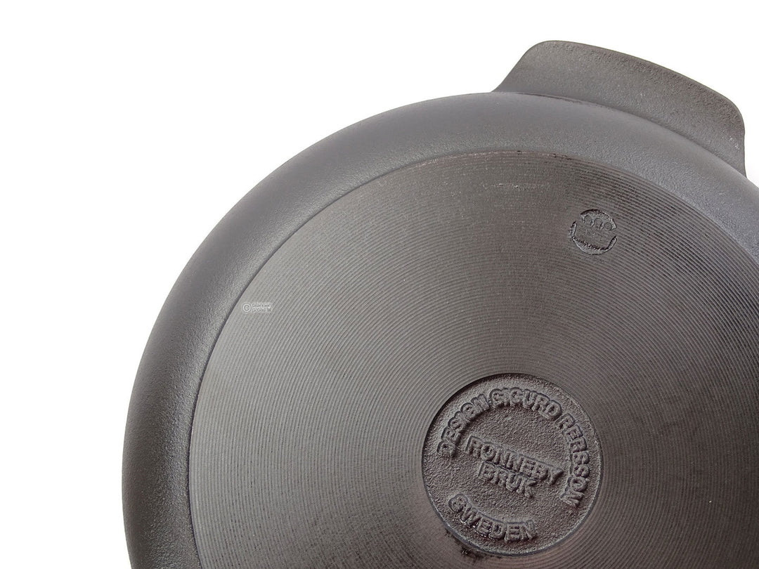 RONNEBY BRUK Gusseisen Bratpfanne MAESTRO 24 cm Eichenholzgriff, schon eingebrannt