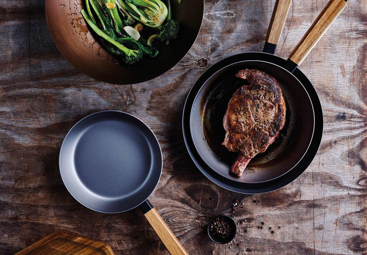 BEKA iron pan NOMAD 20 cm carbon steel frypan with acacia wood handle